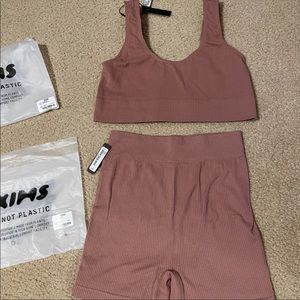 Skims stretch rib rose clay